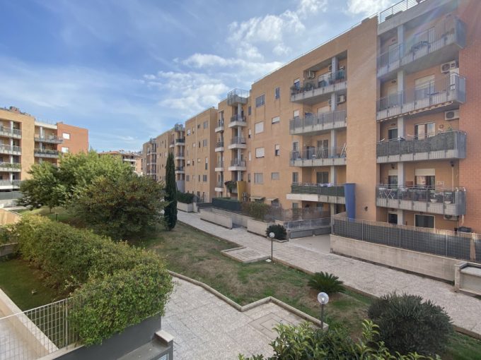 TRILOCALE Via Decimomannu Roma Pisana in Vendita